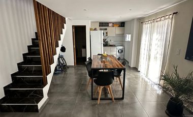 Dúplex en venta de 2 dormitorios c/ cochera en San Bernardo
