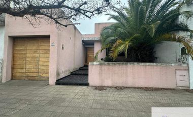 Casa en venta de 2 dormitorios c/ cochera en 9 de Julio