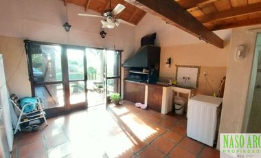 Chalet en venta en Sierra de los Padres. Gas natural. Vista panorámica. Asfalto