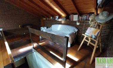 Chalet en venta en Sierra de los Padres. Gas natural. Vista panorámica. Asfalto