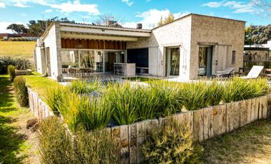 Casa en venta 3 amb en Chapadmalal, San Benito
