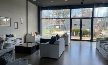 Departamento en venta de 1 dormitorio c/ cochera en Campana