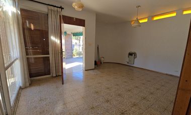 Casa en venta de 3 dormitorios c/ cochera en Santa Rita, Villa Carlos Paz
