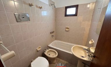 Casa en venta de 3 dormitorios c/ cochera en Bajo la Viña