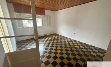 Casa en venta de 3 dormitorios c/ cochera en 9 de Julio