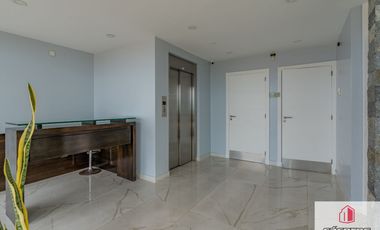 Departamento en venta de 2 dormitorios c/ cochera en Parque Luro