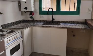Departamento tipo dúplex en venta reciclado en Sexta Sección