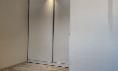 Departamento tipo dúplex en venta reciclado en Sexta Sección