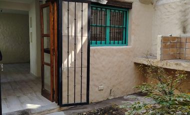 Departamento tipo dúplex en venta reciclado en Sexta Sección