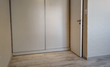 Departamento tipo dúplex en venta reciclado en Sexta Sección