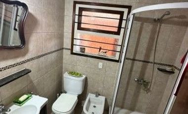 Chalet en venta de 3 dormitorios c/ cochera en Barrio La Florida