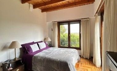 Chalet en venta de 3 dormitorios c/ cochera en Barrio La Florida