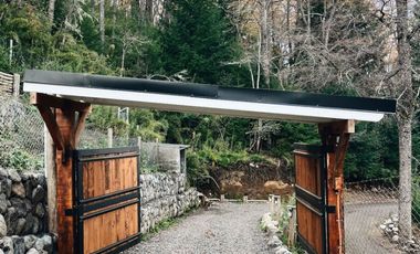 FINA PATAGONIA. Casa en venta de 3 dormitorios c/ cochera en San Martin de los Andes