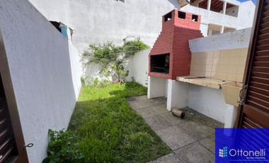 Dúplex en venta de 3 dormitorios c/ cochera en La Lucila del Mar