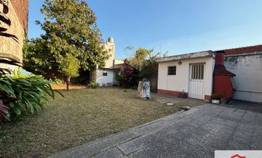 Casa en venta de 2 dormitorios c/ cochera en Ramos Mejía