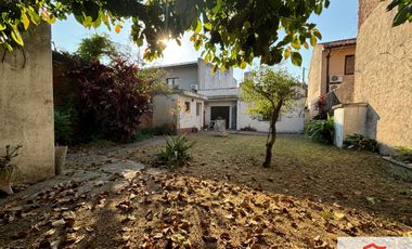 Casa en venta de 2 dormitorios c/ cochera en Ramos Mejía