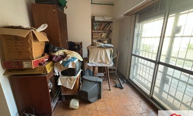 Casa en venta de 2 dormitorios c/ cochera en Ramos Mejía