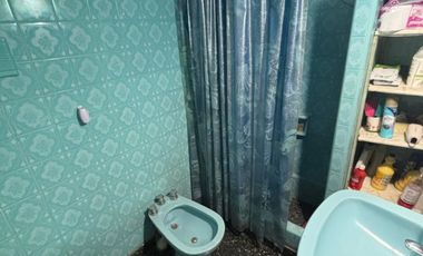 Casa en venta de 2 dormitorios c/ cochera en Ramos Mejía