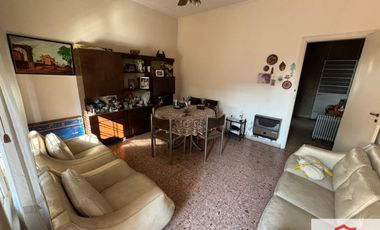 Casa en venta de 2 dormitorios c/ cochera en Ramos Mejía