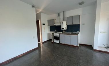 Departamento en alquiler en Campana MONOAMBIENTE CENTRO