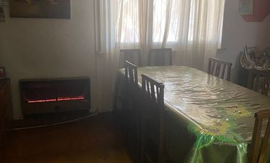Casa en venta de 2 dormitorios c/ cochera en Ramos Mejía