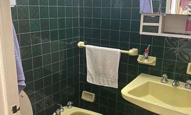 Casa en venta de 2 dormitorios c/ cochera en Ramos Mejía