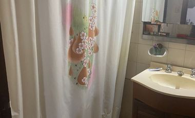 Casa en venta de 2 dormitorios c/ cochera en Ramos Mejía
