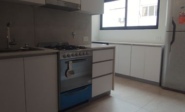 Venta Departamento 3 ambientes con dependencia de servicios y Balcón terraza