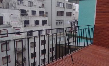 Venta Departamento 3 ambientes con dependencia de servicios y Balcón terraza