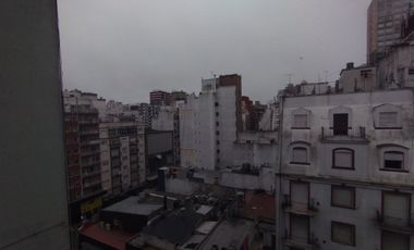 Venta Departamento 3 ambientes con dependencia de servicios y Balcón terraza