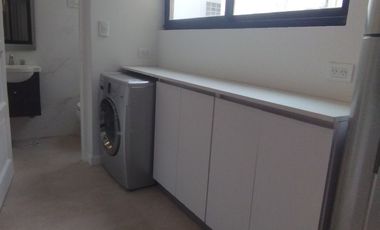 Venta Departamento 3 ambientes con dependencia de servicios y Balcón terraza