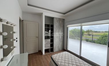 Casa en venta de 4 dormitorios c/ cochera en Haras Santa María