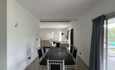 Casa en venta de 4 dormitorios c/ cochera en Haras Santa María