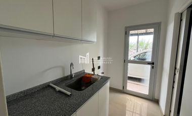 Casa en venta de 4 dormitorios c/ cochera en Haras Santa María