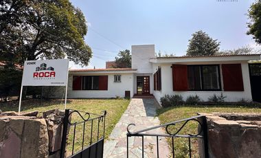 Hermosa Casa en Venta en Barrio Los Perales