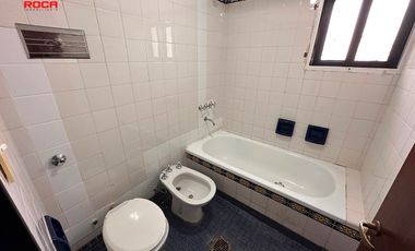 Hermosa Casa en Venta en Barrio Los Perales