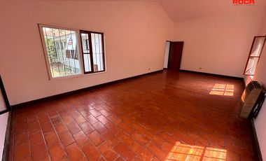 Hermosa Casa en Venta en Barrio Los Perales