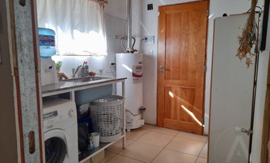 FINA PATAVGONIA. Casa a terminar en venta de 4 dormitorios c/ cochera en San Martín de los Andes.