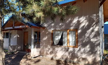 FINA PATAVGONIA. Casa a terminar en venta de 4 dormitorios c/ cochera en San Martín de los Andes.