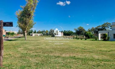Oportunidad, Unico Lote fondo verde y vista a la laguna, Casuarinas del Pilar.