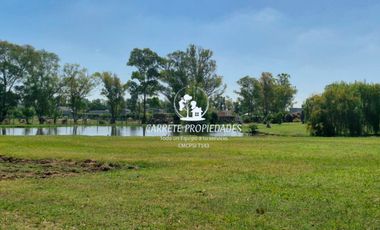 Oportunidad, Unico Lote fondo verde y vista a la laguna, Casuarinas del Pilar.