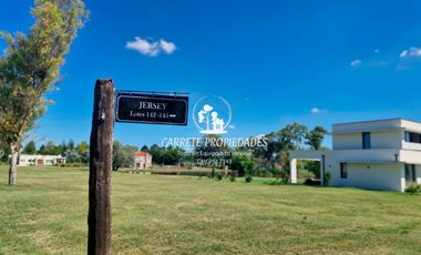 Oportunidad, Unico Lote fondo verde y vista a la laguna, Casuarinas del Pilar.