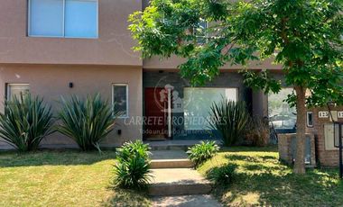 Oportunidad!! Casa venta en Los Olivares, Malvinas. Veni a conocerla!!