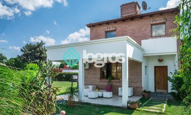 Casa en venta  en Barrio Privado Los Olmos - Salta