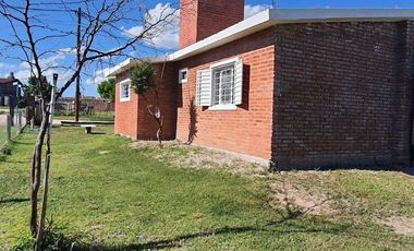 Casa en alquiler temporario de 2 dormitorios c/ cochera en Villa Cura Brochero
