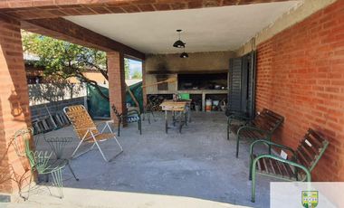 Casa en alquiler temporario de 2 dormitorios c/ cochera en Villa Cura Brochero