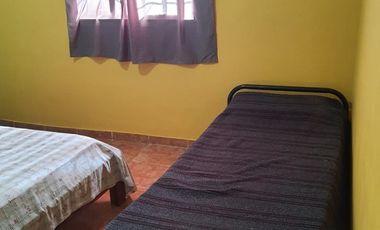 Casa en alquiler temporario de 2 dormitorios c/ cochera en Villa Cura Brochero