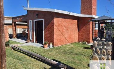 Casa en alquiler temporario de 2 dormitorios c/ cochera en Villa Cura Brochero