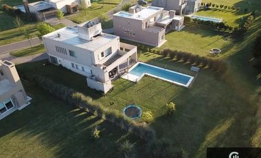 Casa en alquiler de 3 dormitorios c/ cochera en General Rodríguez