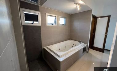 Casa en alquiler de 3 dormitorios c/ cochera en General Rodríguez